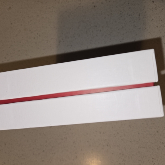 Hammitt White Box with Gold Logo Empty - Picture 4 of 5